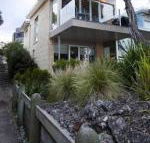 Battery Cove Beach Front Apartment - Accommodation Cairns