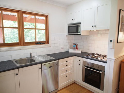 Tahara Cottage - Accommodation Cairns 2