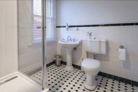 Bathurst Royal Apartments - Accommodation Cairns 3