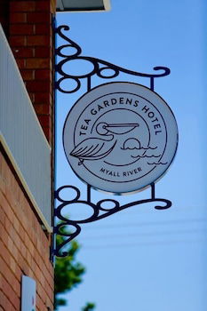 Tea Gardens Hotel - Accommodation Cairns 0