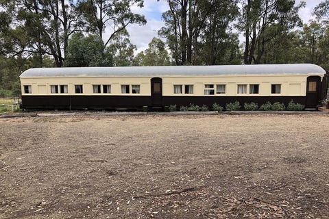 Krinklewood Cottage & Train Carriages - Accommodation Cairns 4