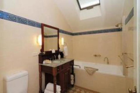 Sandholme Guesthouse - Accommodation Cairns 0