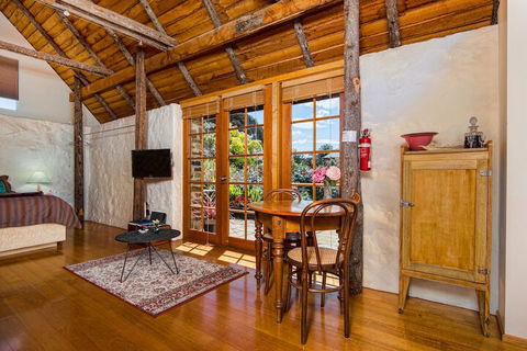 Wagners Cottages - Accommodation Cairns 7