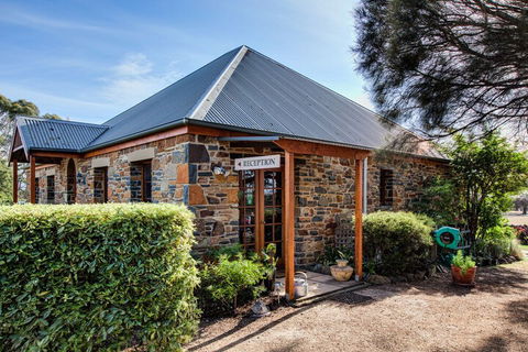 Wagners Cottages - Accommodation Cairns 2