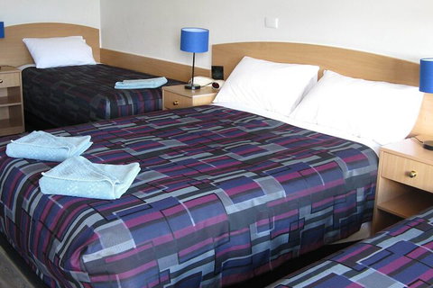 White Manor Motel - Accommodation Cairns 5