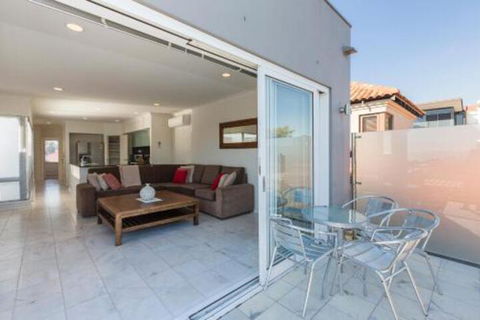 Cottesloe Beach House II - Accommodation Cairns 6