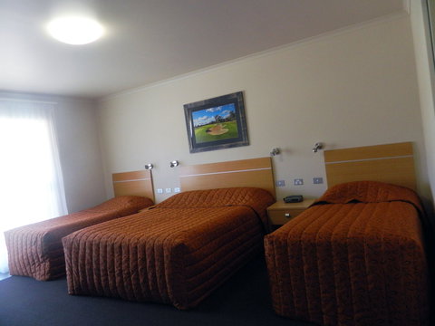 CluBarham Motel - Accommodation Cairns 1