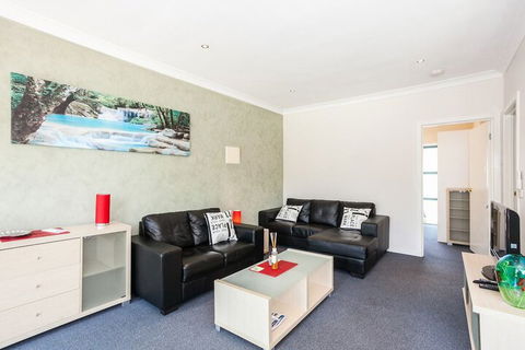 Anglesea River Apartments - Accommodation Cairns 4