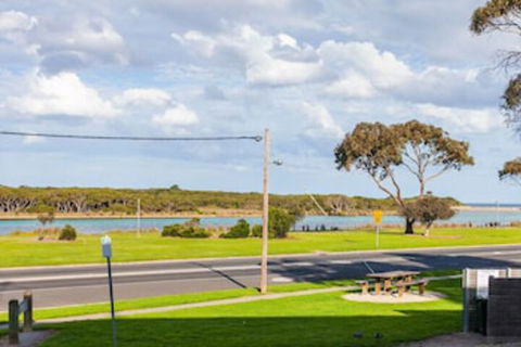 Anglesea River Apartments - Accommodation Cairns 0