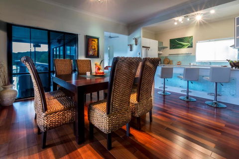 The Mountain View Retreat - Accommodation Cairns 6