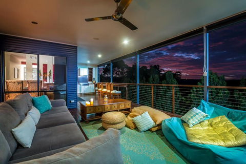 The Mountain View Retreat - Accommodation Cairns 4