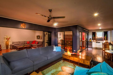 The Mountain View Retreat - Accommodation Cairns 5