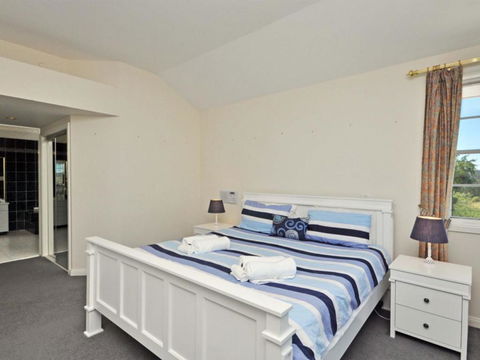 Beggars Bridge Vineyard Homestead W / Pool + Wifi + Tennis + Vineyard - Accommodation Cairns 6