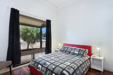 Townhouse 3 - Accommodation Cairns 2