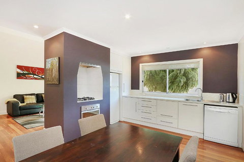 Townhouse 3 - Accommodation Cairns 3