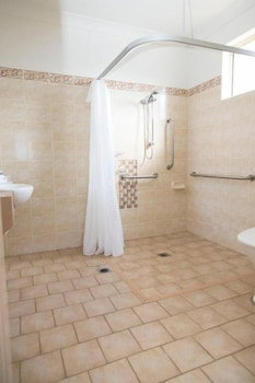 A-line Motel - Accommodation Cairns 5