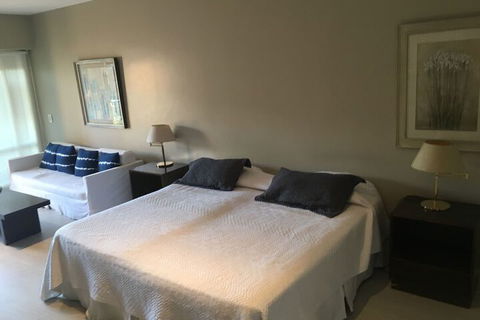 Dlux Hostel - Accommodation Cairns 2