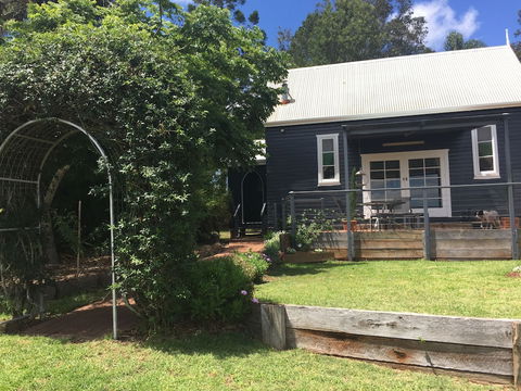 Hillview Cottages - Accommodation Cairns 1