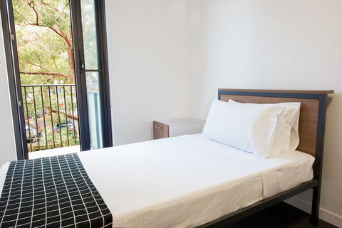 Racecourse Space Pop Up - Accommodation Cairns 4