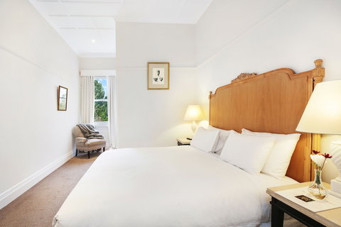 The Robertson Hotel - Accommodation Cairns 5