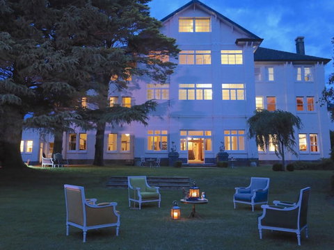 The Robertson Hotel - Accommodation Cairns 0