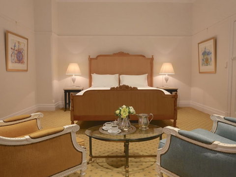 The Robertson Hotel - Accommodation Cairns 4