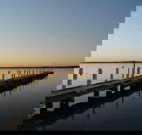 Waterfront Retreat at Wattle Point - Accommodation Cairns
