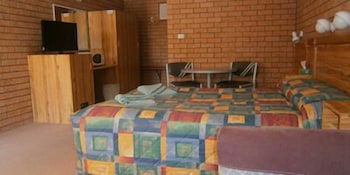 Aaron Inn Motel - Accommodation Cairns 6