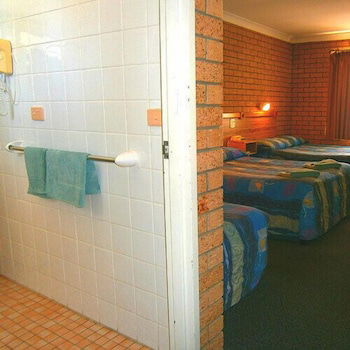 Aaron Inn Motel - Accommodation Cairns 2