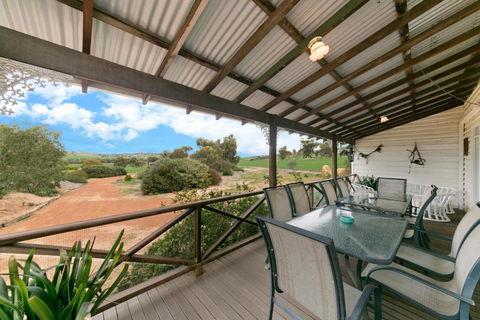 Hillside Country Retreat - Accommodation Cairns 6