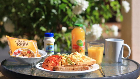 All Travellers Motor Inn - Accommodation Cairns 1