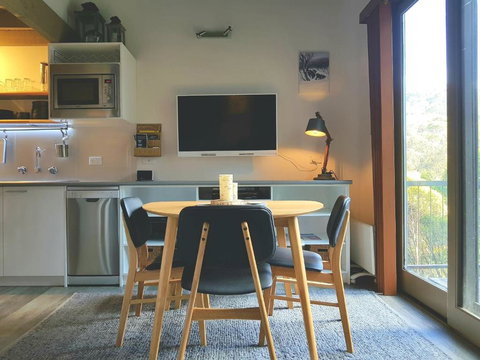 CHILL OUT At THREDBO - Accommodation Cairns 3