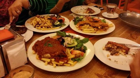 Hiyc Cafe & Restaurant - Accommodation Cairns 0