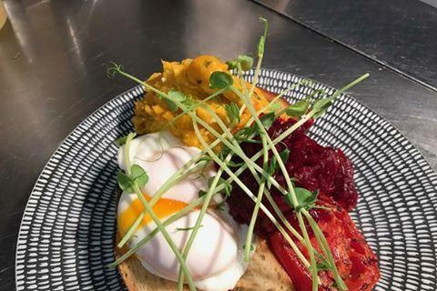 Explorers Restaurant - Accommodation Cairns 4