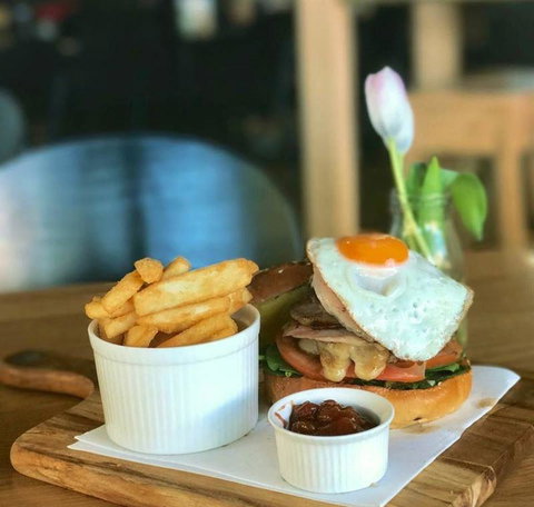 Explorers Restaurant - Accommodation Cairns 5