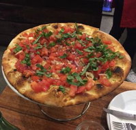 Fratelli's Wood Fired Pizza - Accommodation Cairns