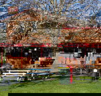Snow Goose Hotel Adaminaby - Accommodation Cairns