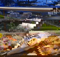 V-Wall Tavern - Accommodation Cairns