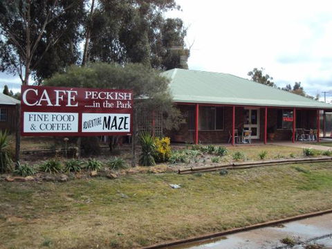 Cafe Peckish - Accommodation Cairns 0
