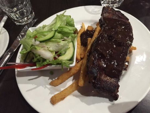 Tumbarumba Motel & Elms Restaurant - Accommodation Cairns 0