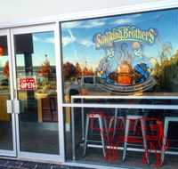 Elwoods Eatery - Accommodation Cairns