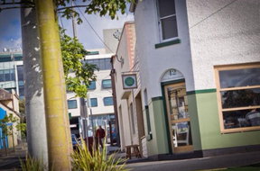 Geelong Restaurants and Takeaway Accommodation Cairns Accommodation Cairns