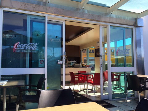 Pete's Upton St. Brasserie - Accommodation Cairns 0
