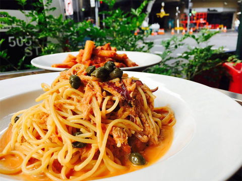 George's Paragon Seafood Restaurant - Accommodation Cairns 0