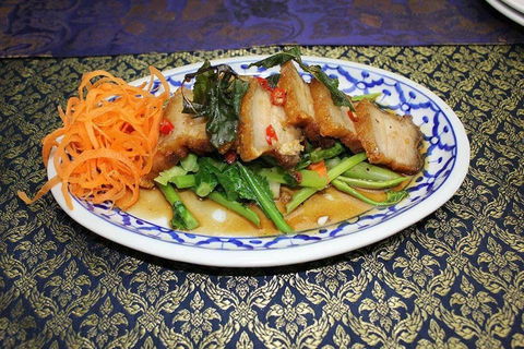 Caxton Thai - Accommodation Cairns 0