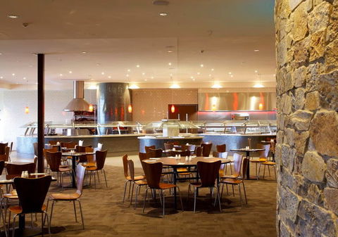 Sanctuary Lakes Hotel - Accommodation Cairns 0