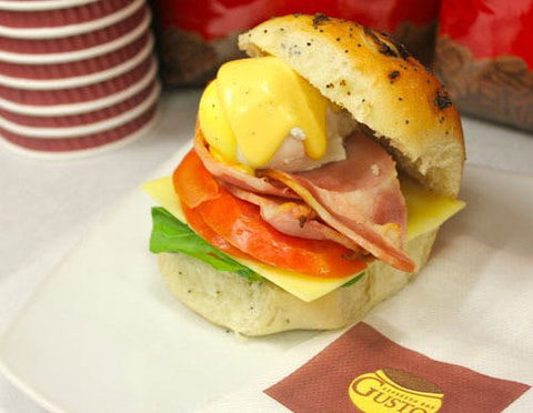 Nathan's Famous - Prairiewood - Accommodation Cairns 0