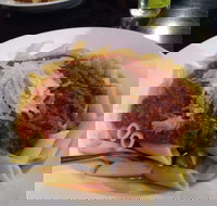 Vic Hotel - Accommodation Cairns