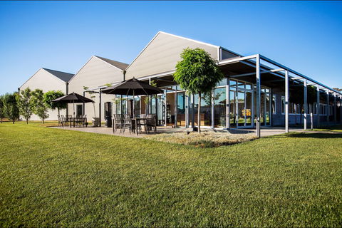 Bunnamagoo Wines - Accommodation Cairns 0