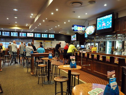 Central Park Tavern - Accommodation Cairns 0